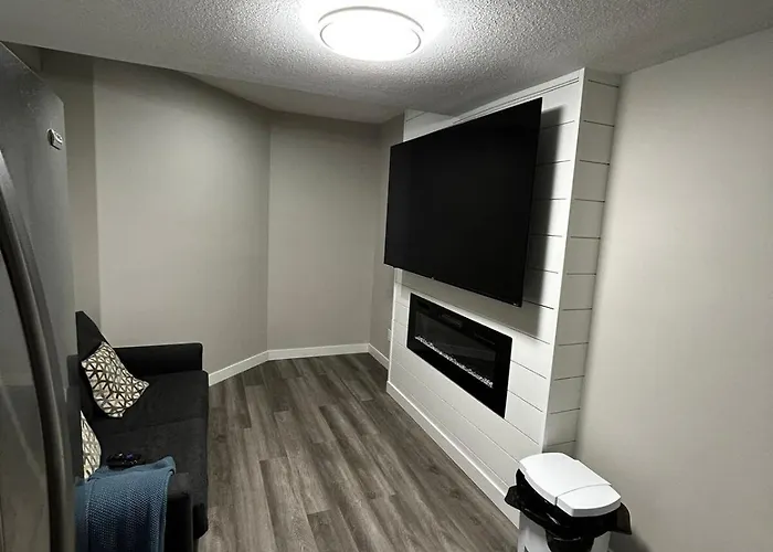 Entire 2 Ensuite Bedrooms In A Basement