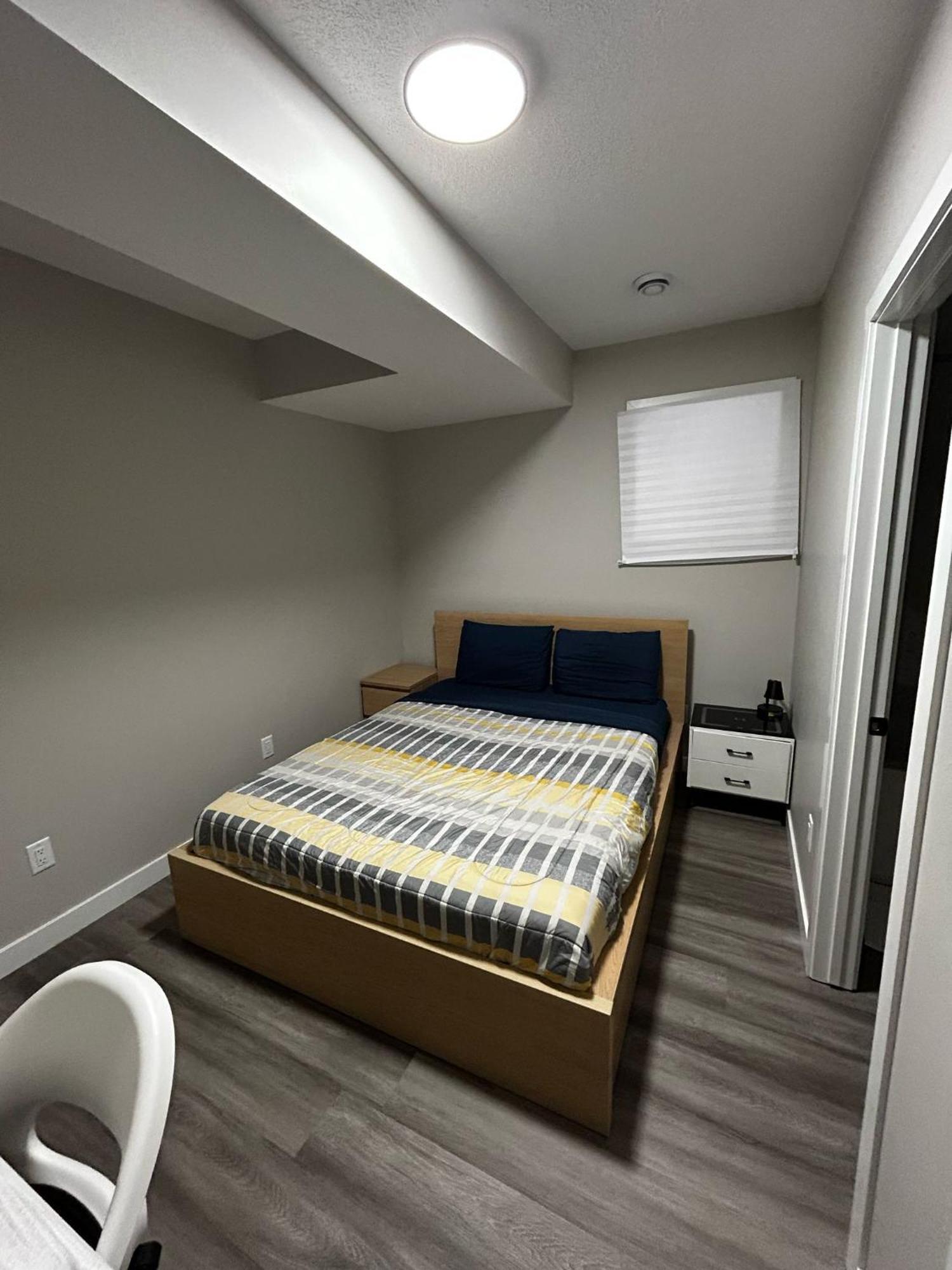 Entire 2 Ensuite Bedrooms In A Basement Apartment Edmonton